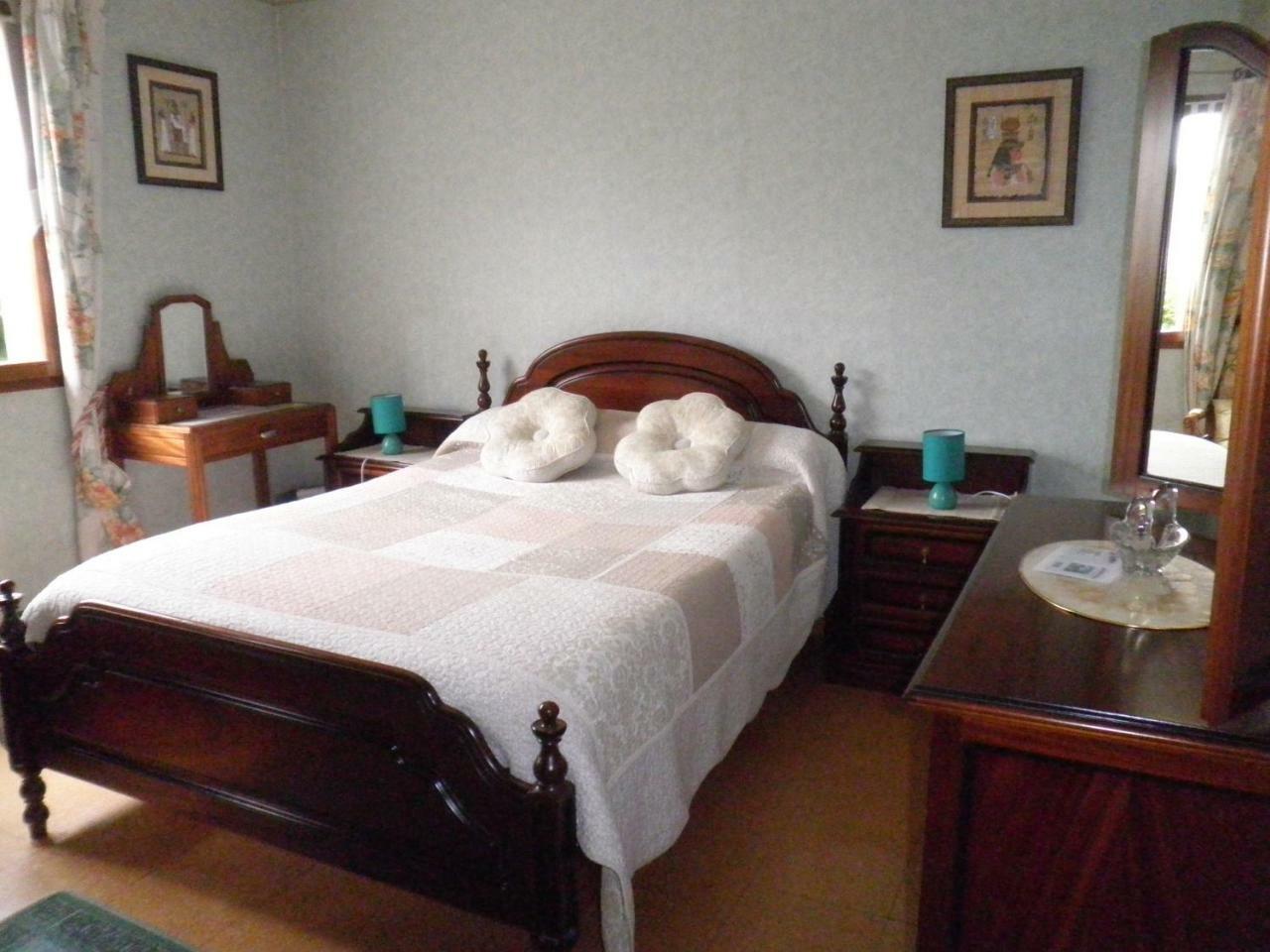 Chambres D'Hotes Les Nefliers 엉부와스 외부 사진